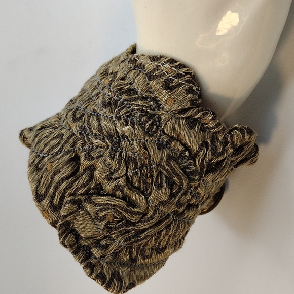 Wristlet - Picture 2 of 2